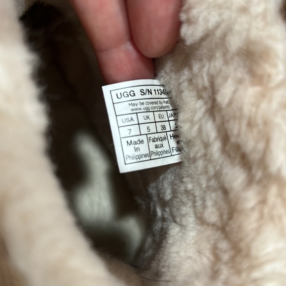 Uggs Womens - Picture 15 of 15